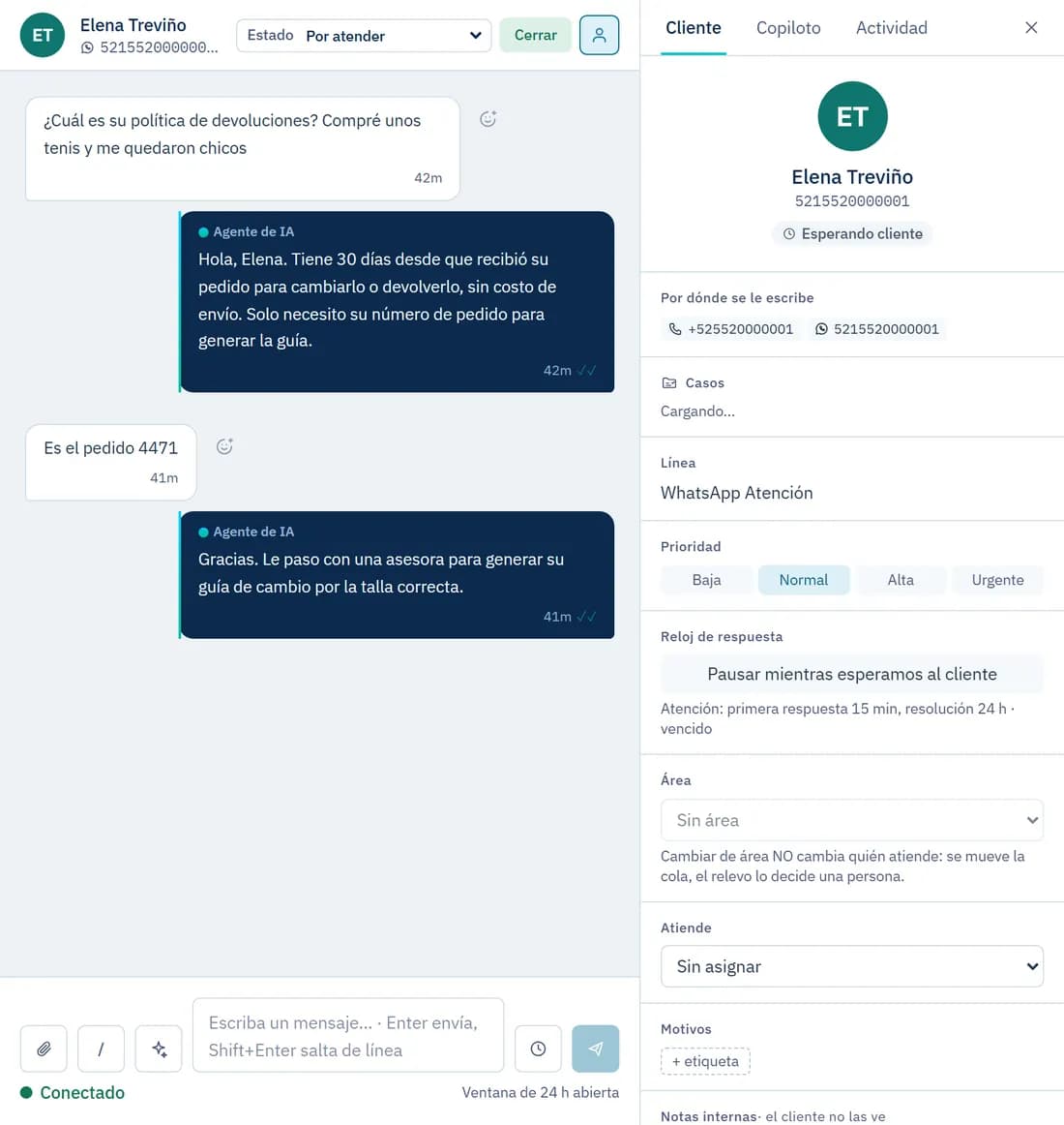 Conversación en la que el agente de IA contesta una pregunta frecuente con la base de conocimiento